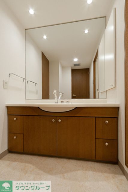 洗面設備　※写真は同タイプ住戸です。