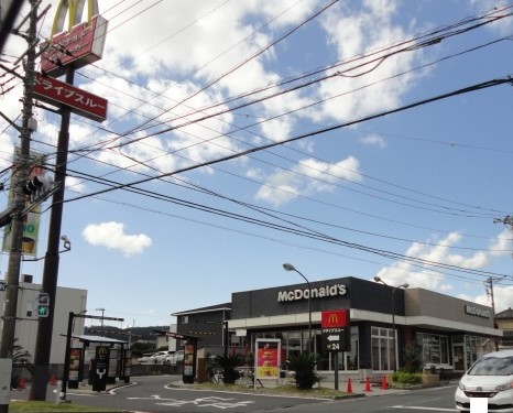 飲食店　マクドナルド日立金沢店（飲食店）まで144m