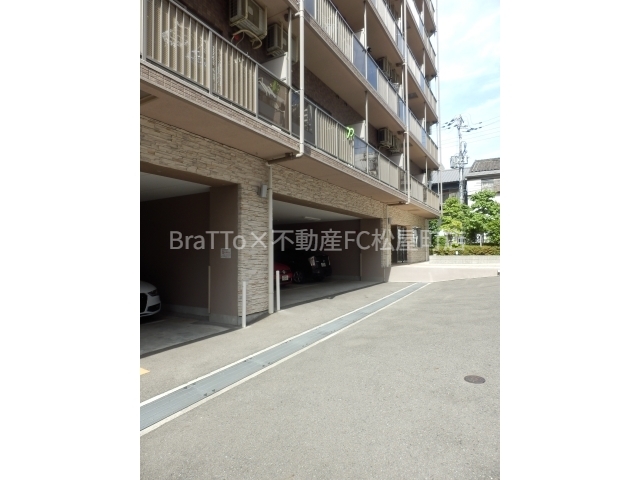 エントランス　マンション共用部分