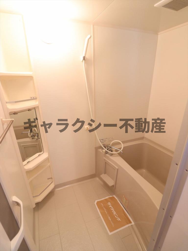 バス・シャワールーム　清潔感のあるバスルーム