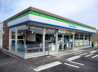 コンビニ　ファミリーマート三木志染店（コンビニ）まで420m