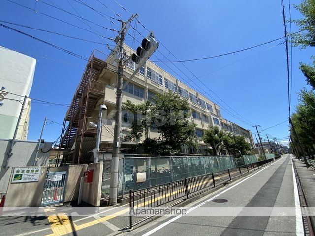 小学校　堺市立小学校三国丘小学校（小学校）まで620m