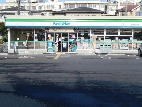 コンビニ　ファミリーマート 川越岸町三丁目店（コンビニ）まで708m