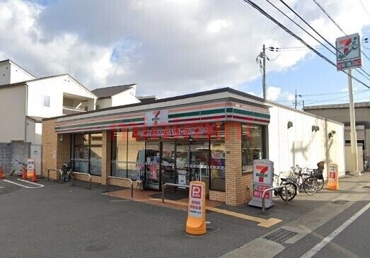 コンビニ　セブンイレブン茨木中村町店（コンビニ）まで306m