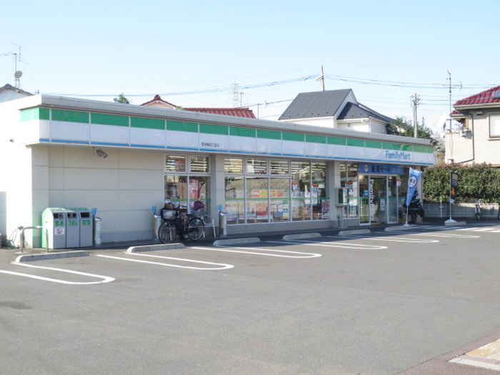 コンビニ　ファミリーマート（コンビニ）まで194m