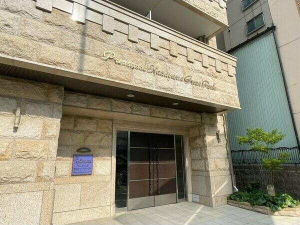 エントランス　名古屋で一番初期費用の安い賃貸専門の不動産会社です(^^)