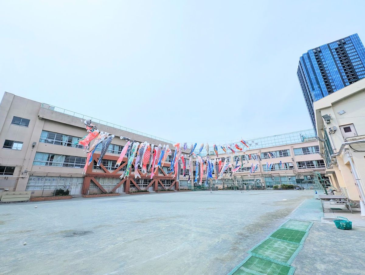 小学校　三木小学校（小学校）まで266m