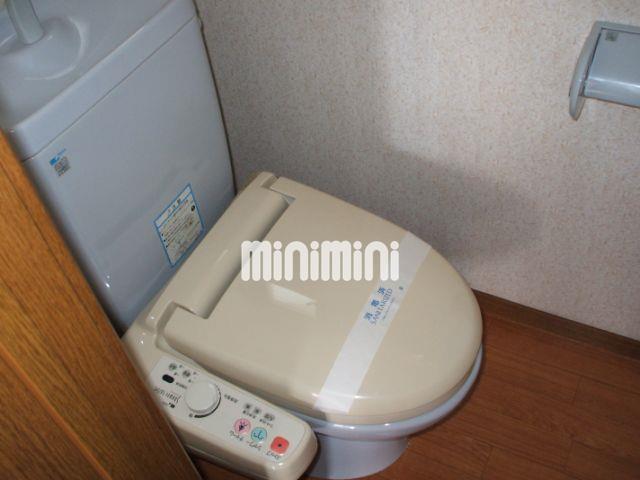 トイレ　ウォシュレットつき。