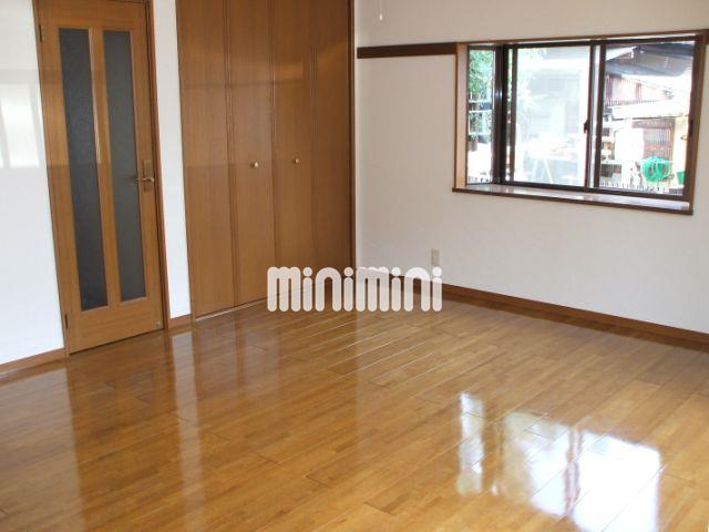居室・リビング　角部屋だから明るい！