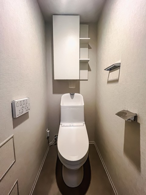 トイレ　※写真は同タイプ住戸です。