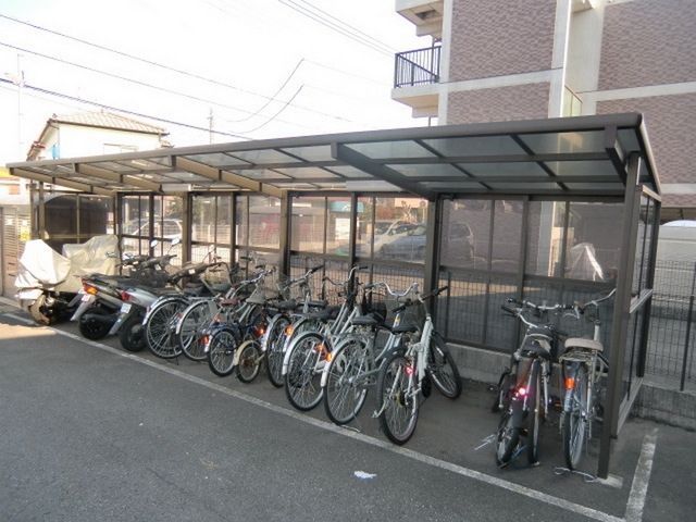 その他共有部分　屋根付き自転車置き場