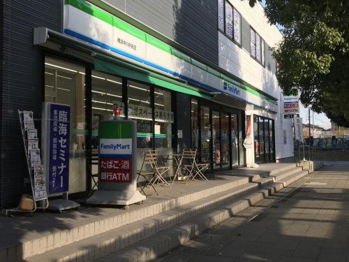 コンビニ　ファミリーマート 横浜中川中央店（コンビニ）まで814m