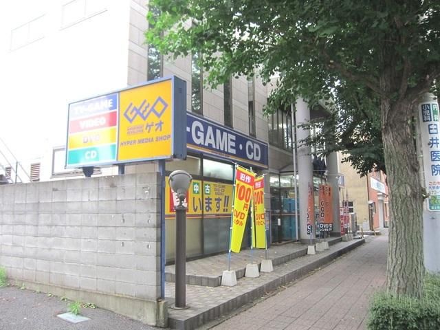 小学校　ゲオ国立店（小学校）まで827m