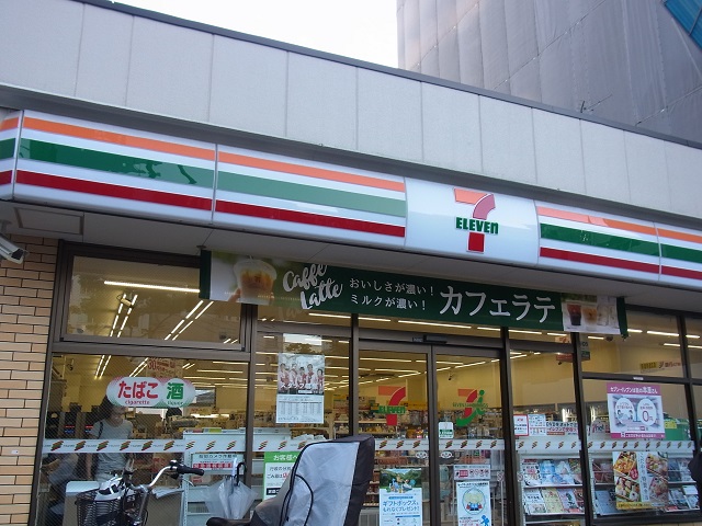 コンビニ　セブン・イレブン大井町駅前中央通り店（コンビニ）まで9m