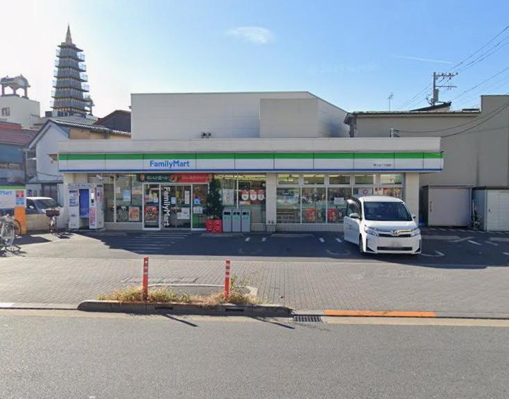 コンビニ　ファミリーマート（コンビニ）まで220m