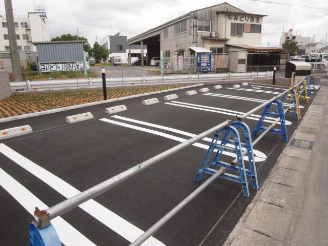駐車場　駐車場