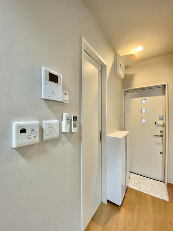 玄関　玄関をすっきり使い勝手に配慮した収納を備えています