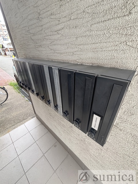 エントランス　集合ポストを完備！！