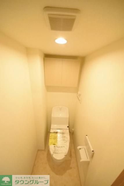 トイレ　トイレ内収納棚あります
