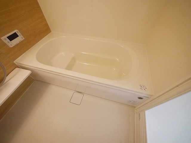 バス・シャワールーム　落ち着いた空間のお風呂です