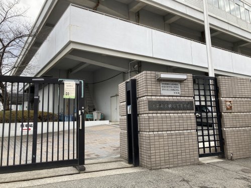 高校・高専　大阪府立桃谷高校（高校・高専）まで479m