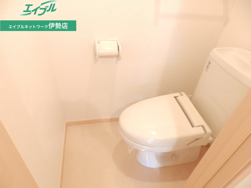 トイレ　同型タイプです。