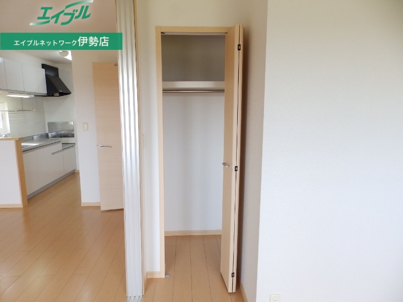 収納　同型反転タイプです。