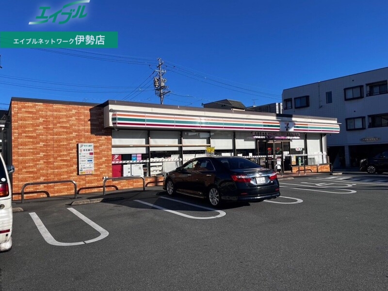 コンビニ　セブンイレブン伊勢市曽祢2丁目店（コンビニ）まで910m