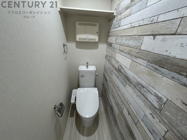トイレ　温水洗浄便座付きのトイレです♪