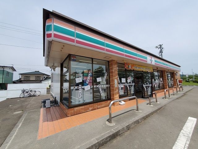 コンビニ　セブンイレブン柴田四日市場店（コンビニ）まで600m