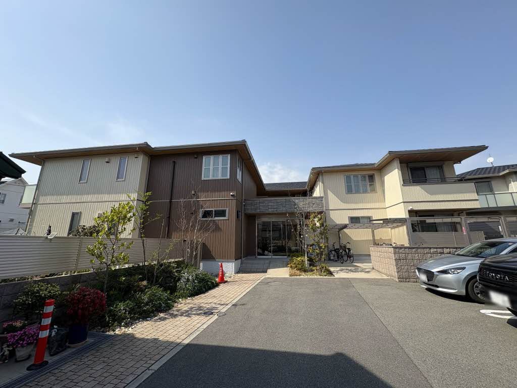 建物外観　積水ハウス施工・軽量鉄骨造２階建て