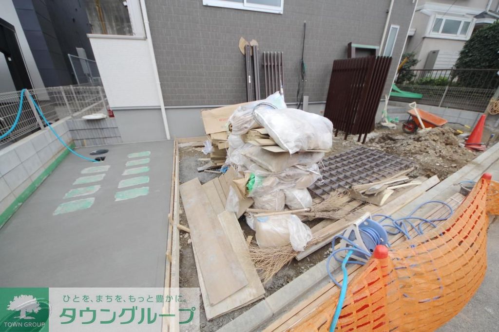 エントランス　駐車場