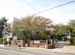 小学校　船橋市立湊町小学校（小学校）まで530m