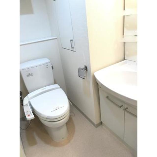 トイレ　※写真は同タイプ住戸です。