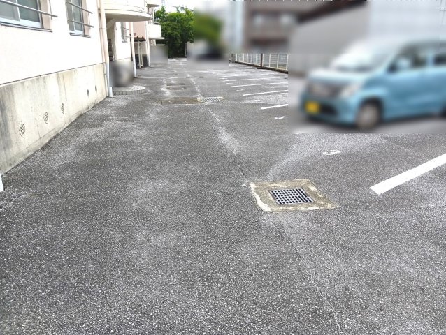 駐車場　駐車場があるので、車を買う予定の方も安心です
