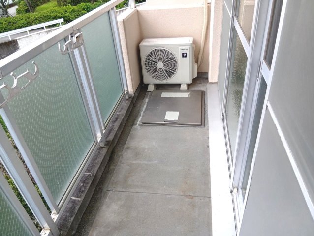 バルコニー　外からの目が気にならないバルコニーで洗濯物が干せます