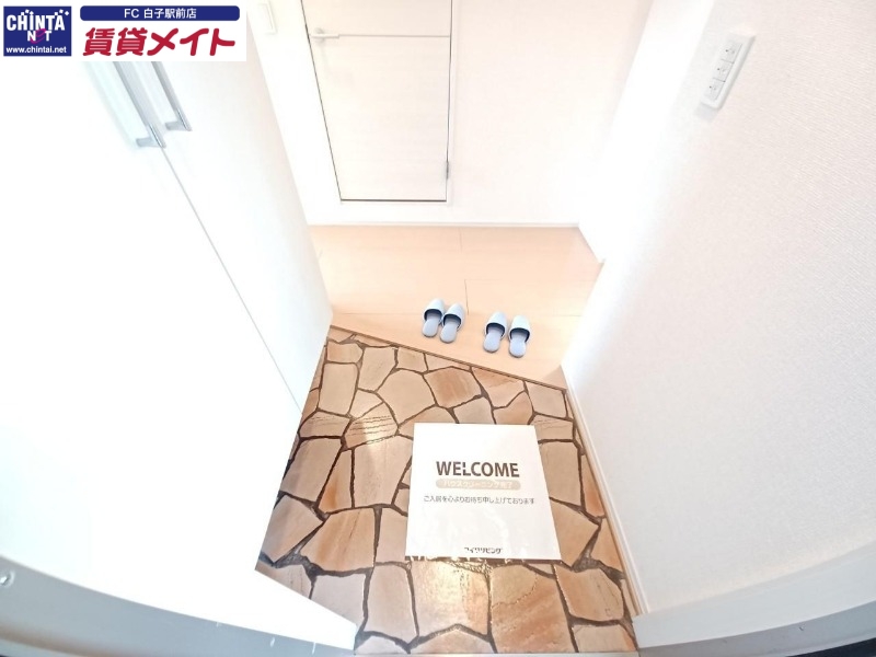 玄関　別部屋参考写真です