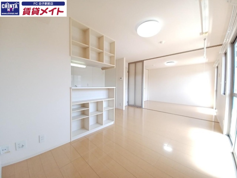 居室・リビング　別部屋参考写真です