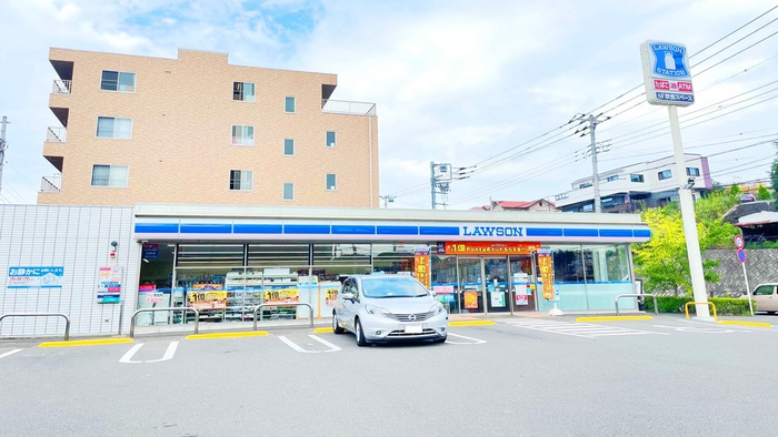 コンビニ　ローソン 川崎片平六丁目店（コンビニ）まで300m