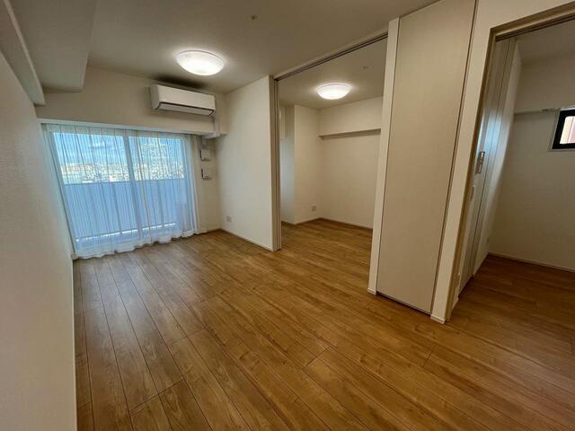 その他部屋・スペース　開放的な寝室です