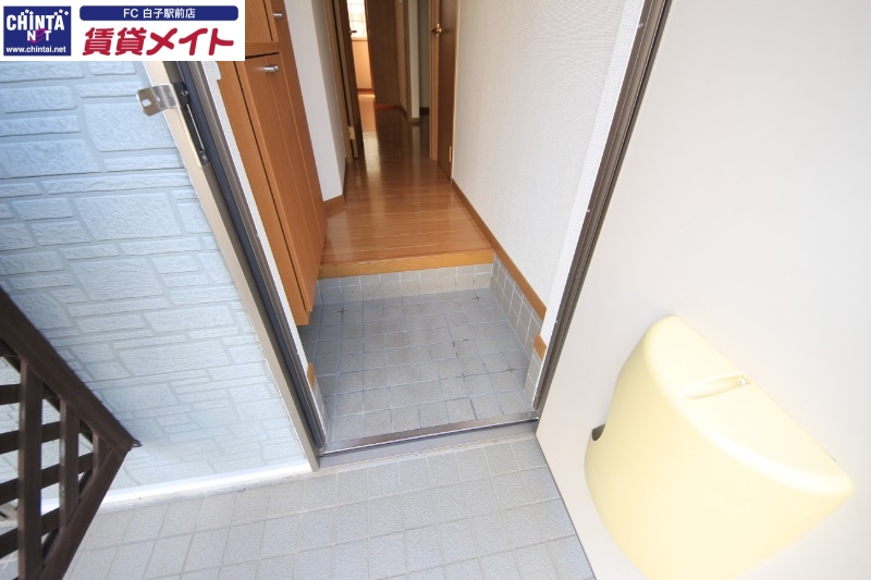 玄関　同物件別室画像