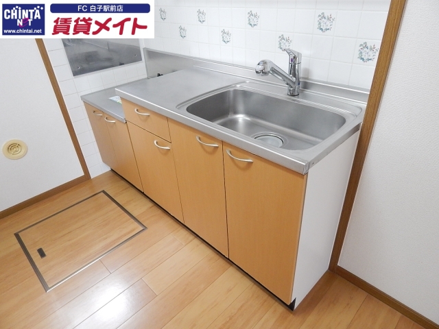 キッチン　同物件別室画像