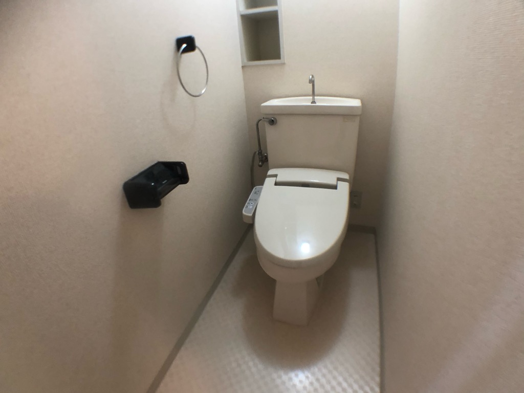 トイレ　ウォシュレット付きのトイレです♪