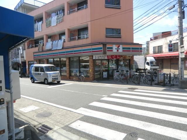 コンビニ　セブンイレブン（コンビニ）まで500m