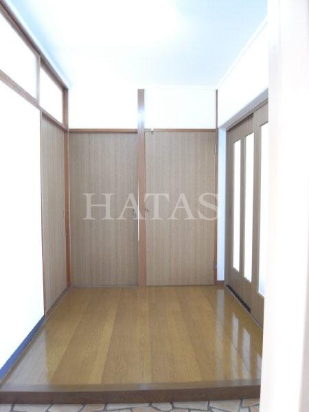 玄関　同物件別部屋です。