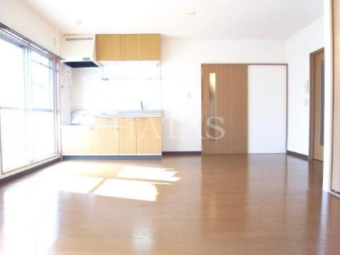 居室・リビング　同物件別部屋です。