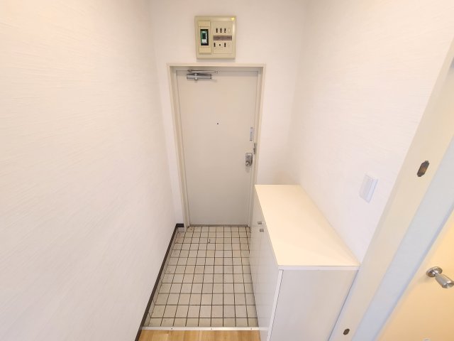 玄関　★広めの玄関スペース・シューズボックスを設置★