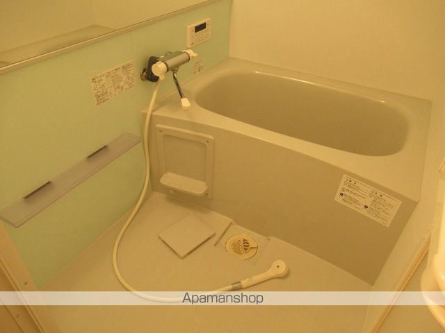 クリスタルの風呂写真