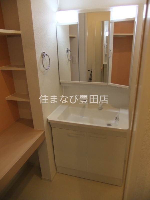 洗面設備　同型タイプ