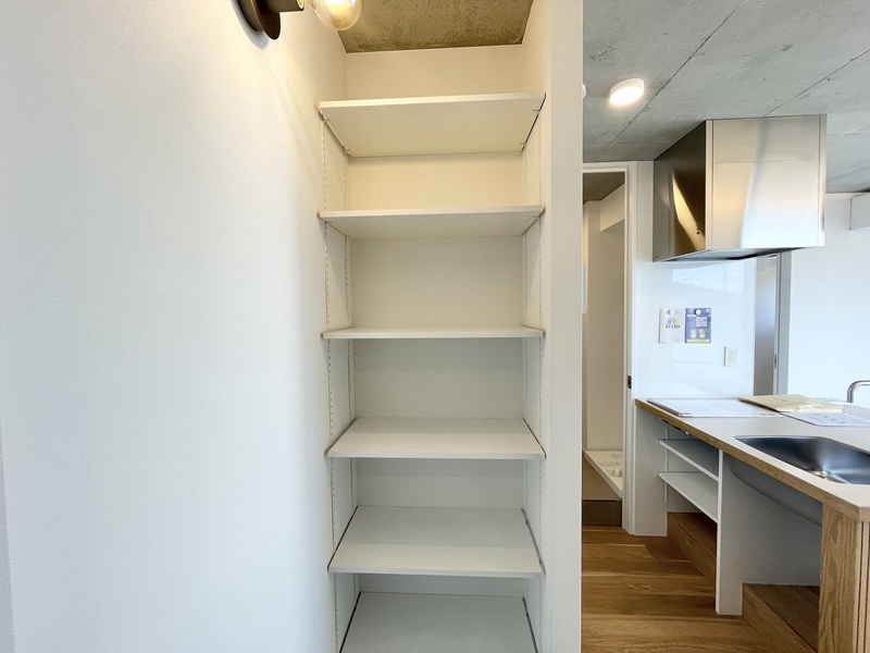 収納　生活感を抑えた収納付き
